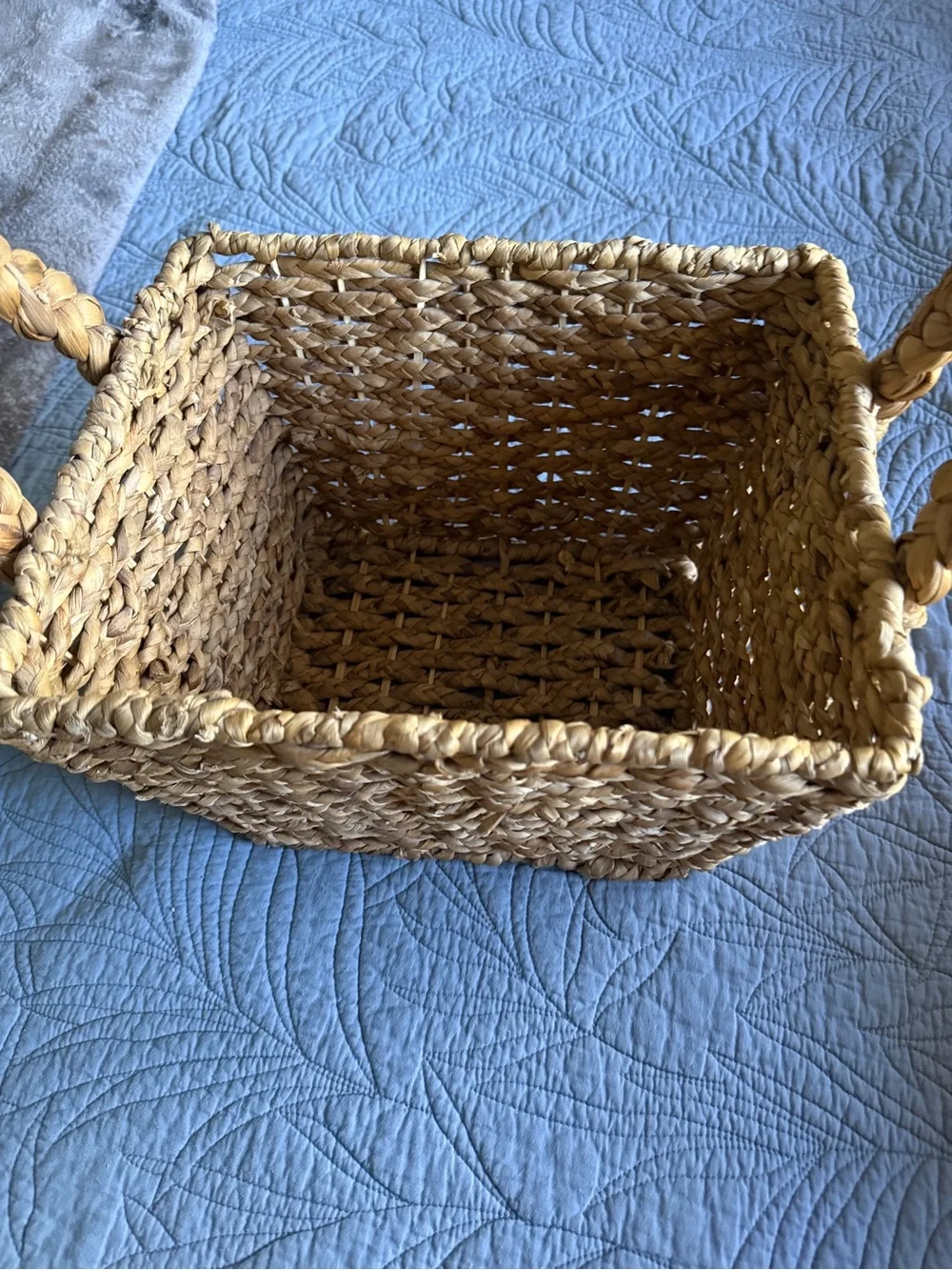 Woven Seagrass Storage Basket with Handles - Natural MEDIUM SIZE